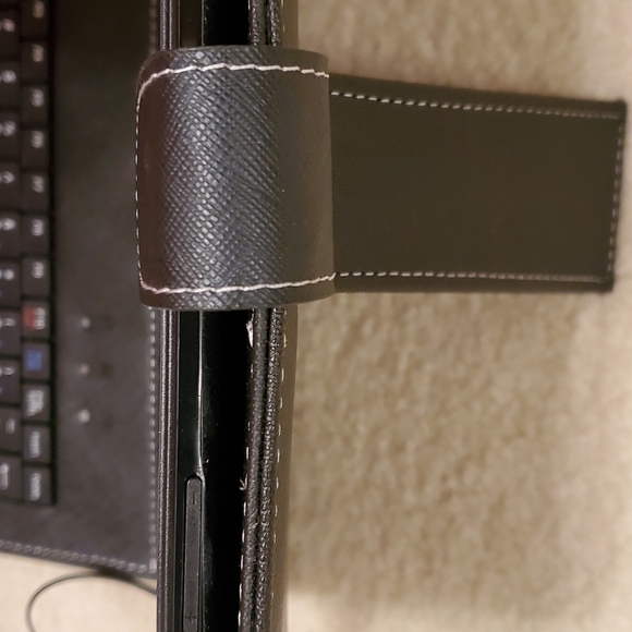 9" Touch Screen Bluetooth Tablet with Keyboard & Case & Original Box/Docs - Picture 8 of 13